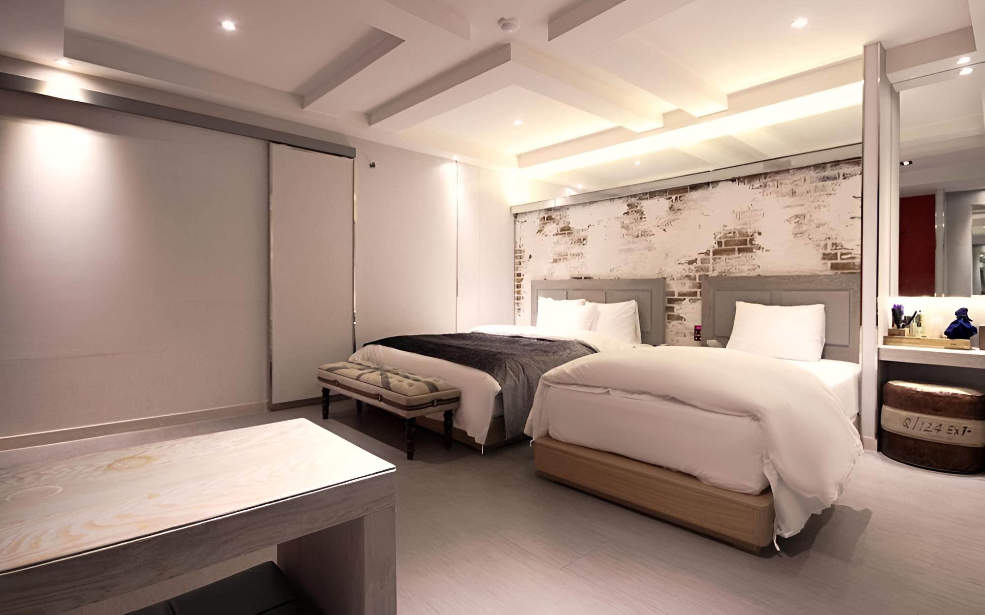 Room (Royal Suite) photo 2
