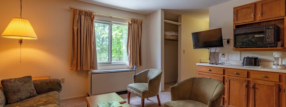 Standard Studio, Multiple Beds, Kitchenette