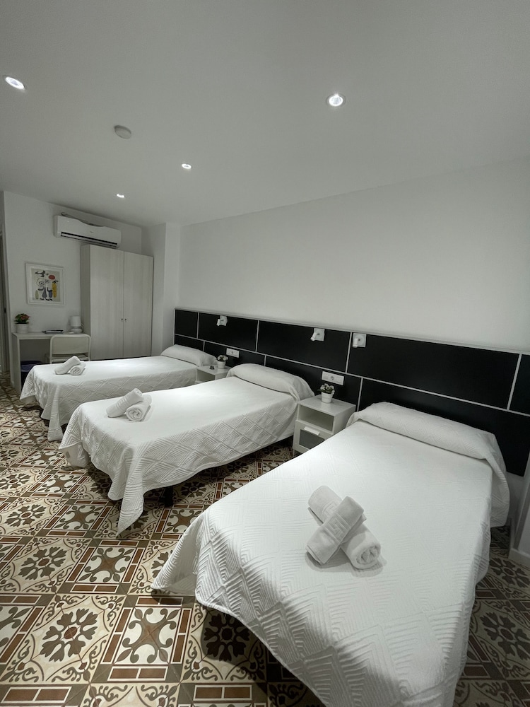 Habitación Triple Confort, 3 Camas Individuales, Baño Privado, Vista al Parque