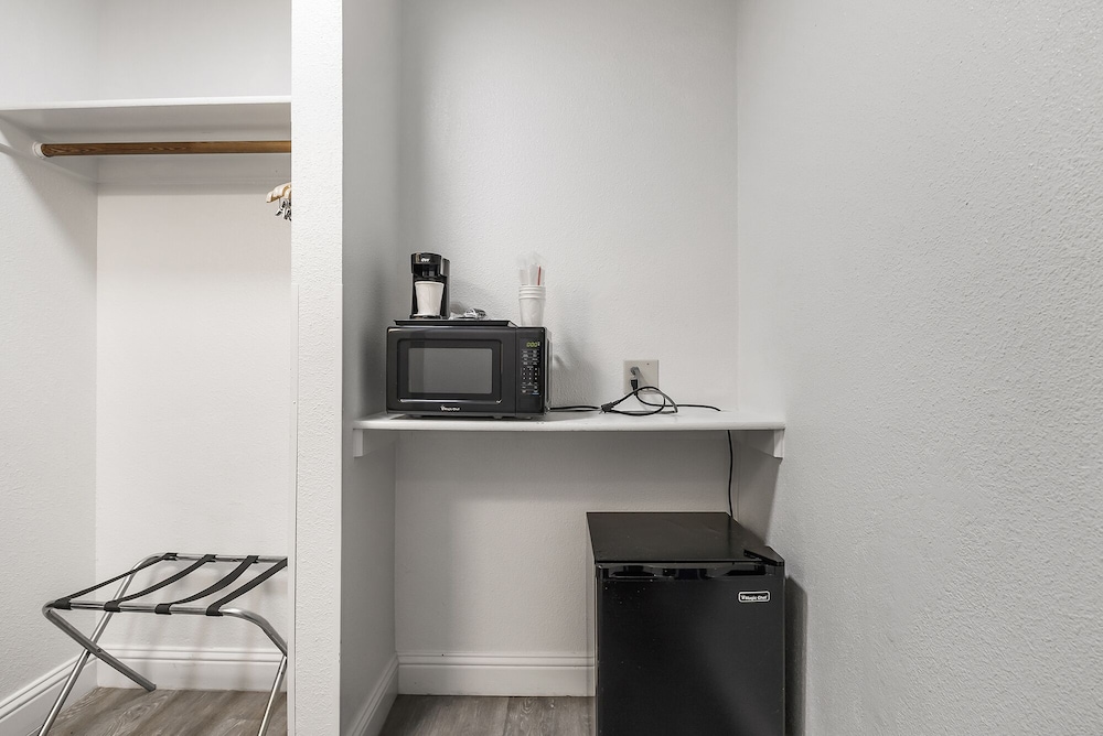Standard Room, 2 Double Beds photo 2