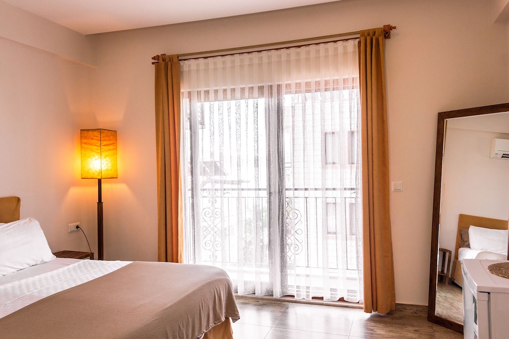 Superior Room, Partial Sea View