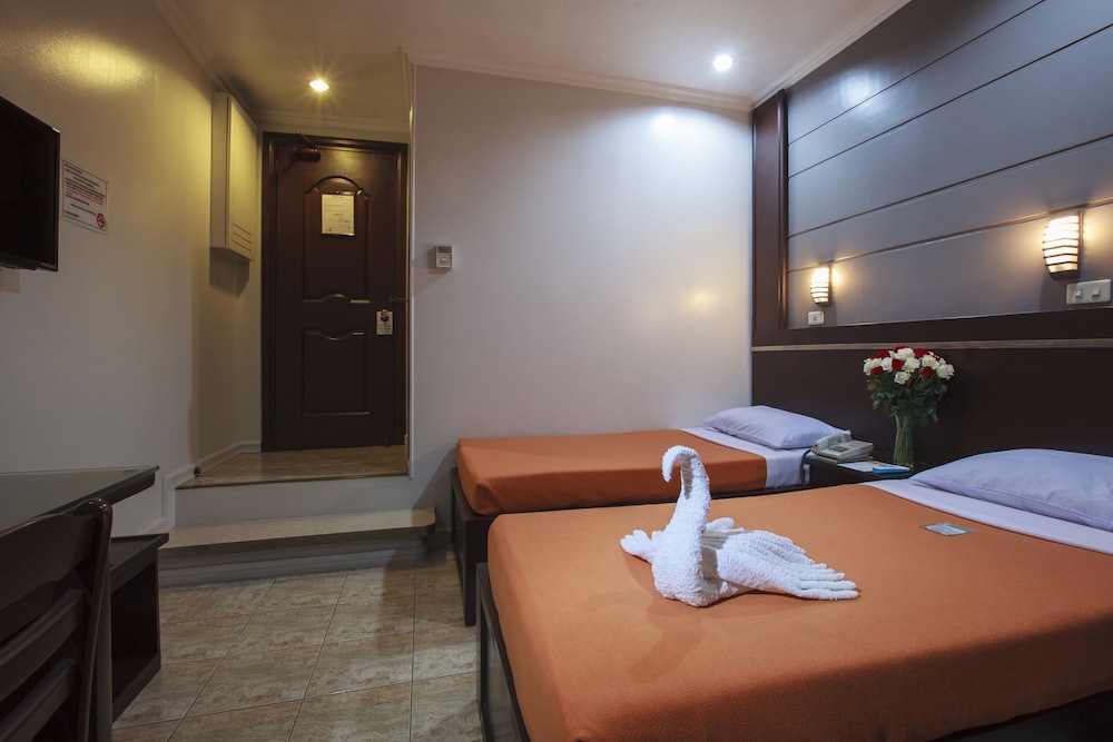 Deluxe Room (with Air Condition) photo 2