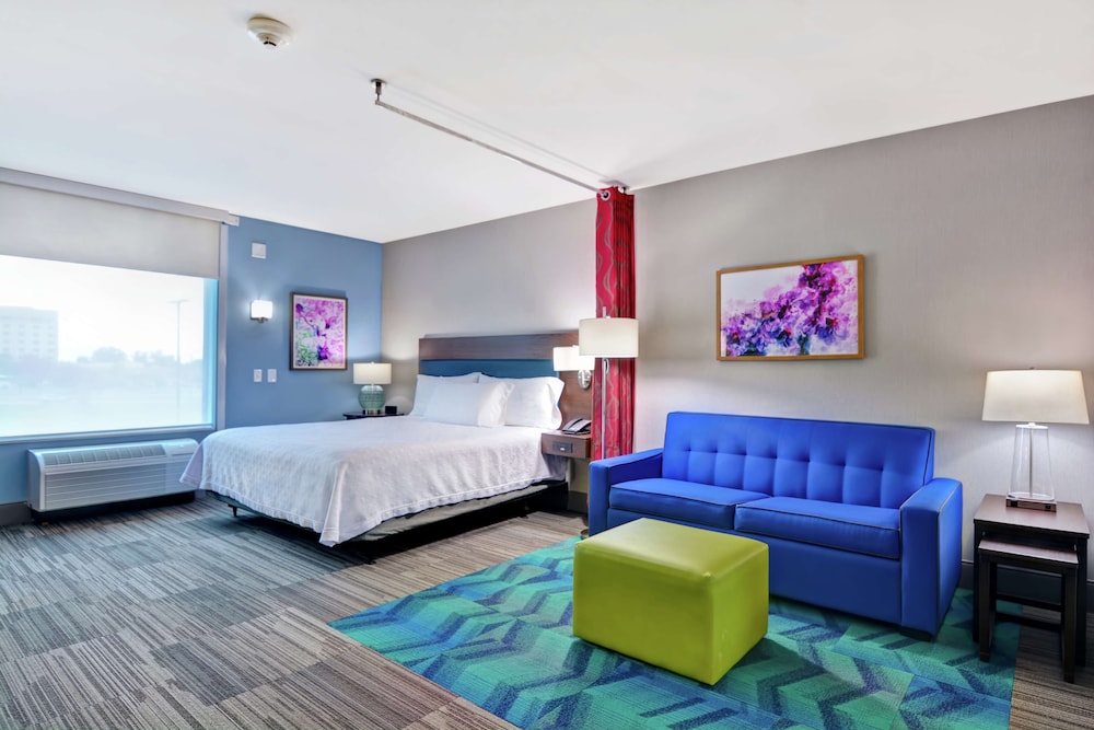Studio, 1 King Bed, Accessible, Bathtub - Photo 1