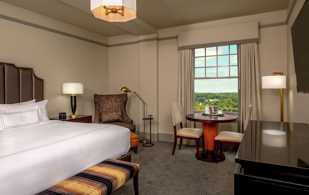 Premium Room, 1 King Bed, Bathtub, City View