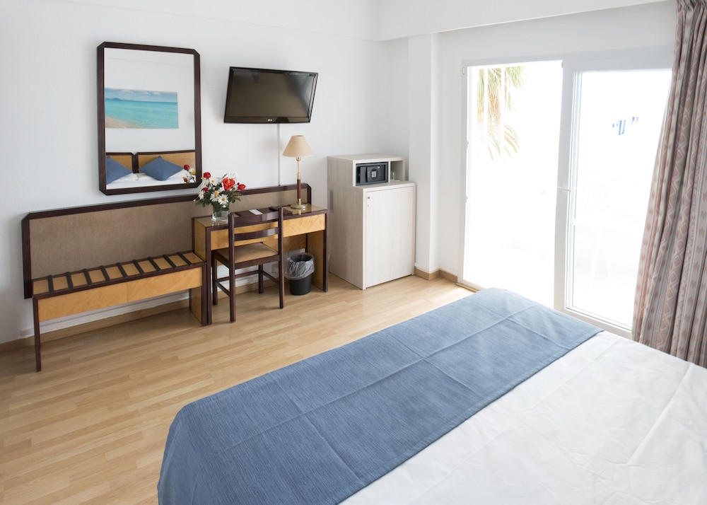 Double Room, Balcony, Sea View photo 2
