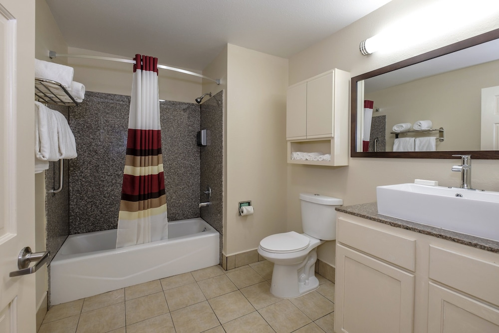 Suite, Multiple Beds, Non Smoking - Photo 3