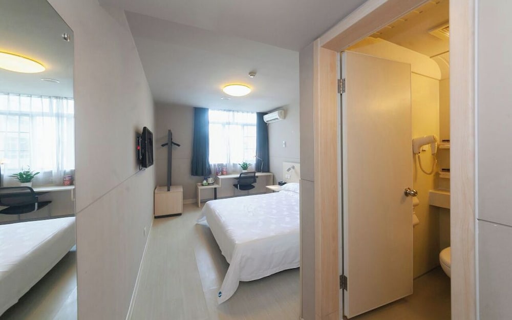 Standard Single Room, Partial Lake View photo 1