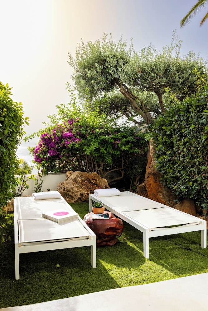 Deluxe Double Room, Garden View - Photo 4