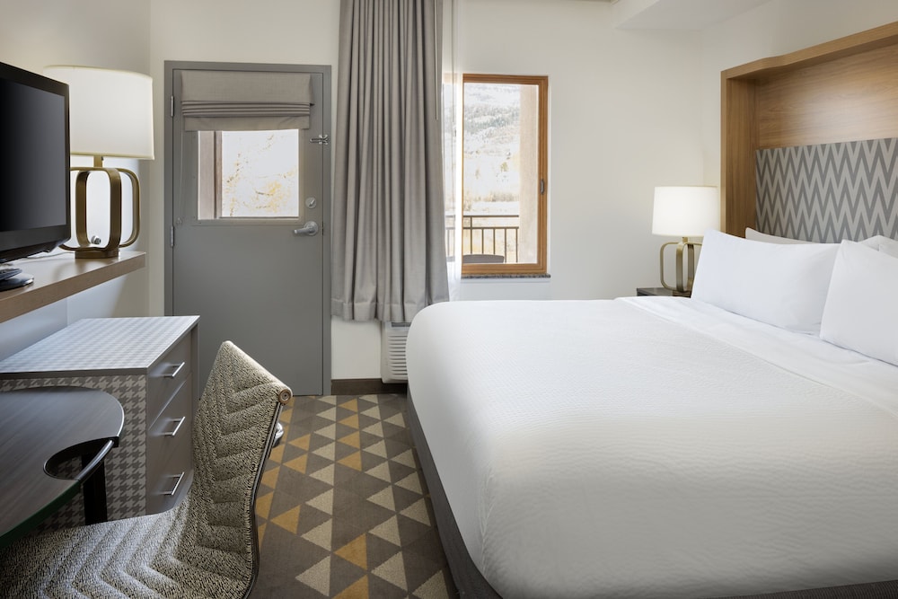 Room, 1 King Bed, Mountain View (Pet Friendly) - Photo 5
