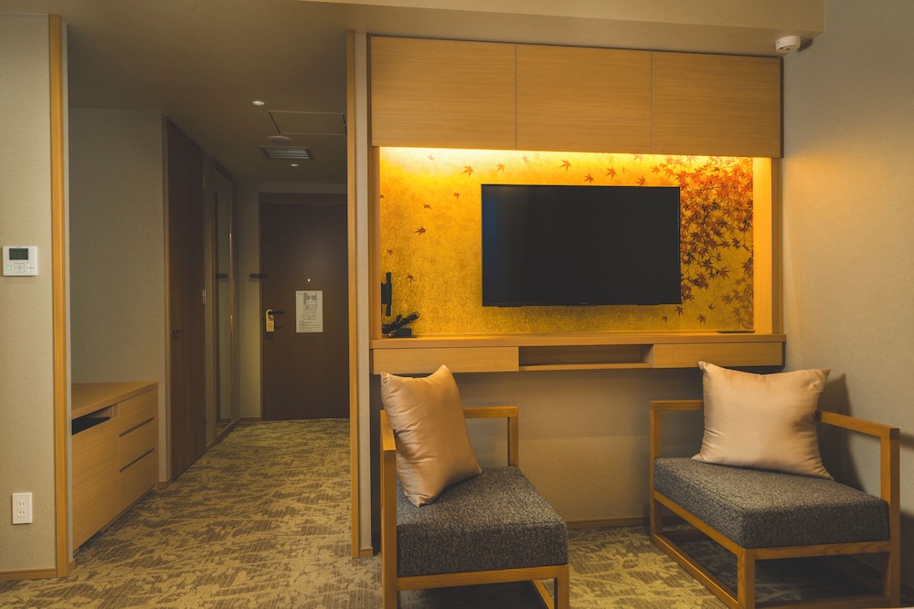 Superior Twin Room, Non Smoking (Accessible Room) - Photo 4