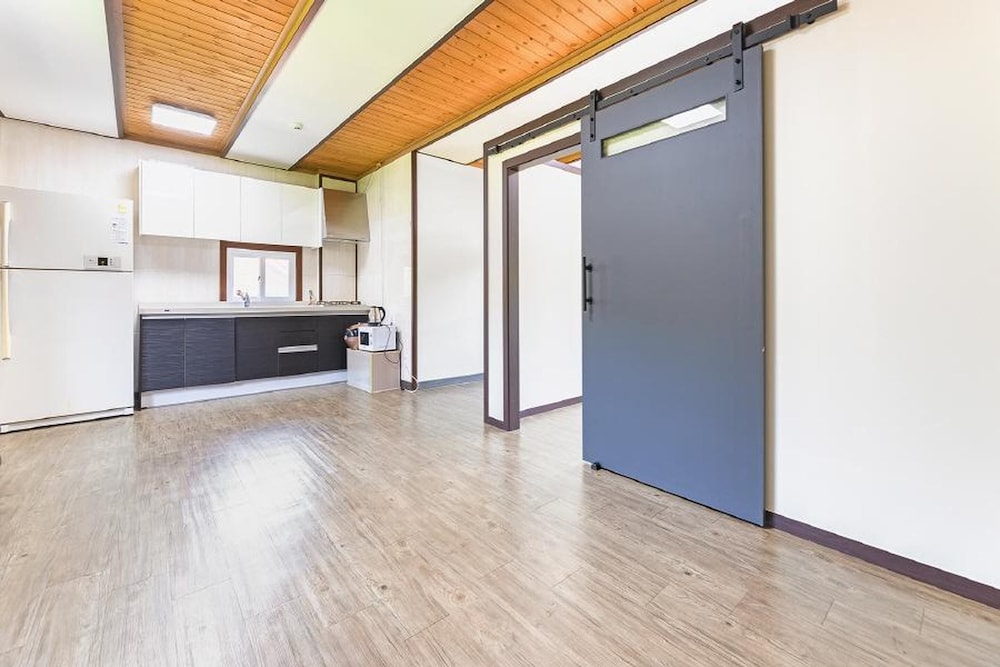 Basic Room, 1 Bedroom (C 201) - Photo 4