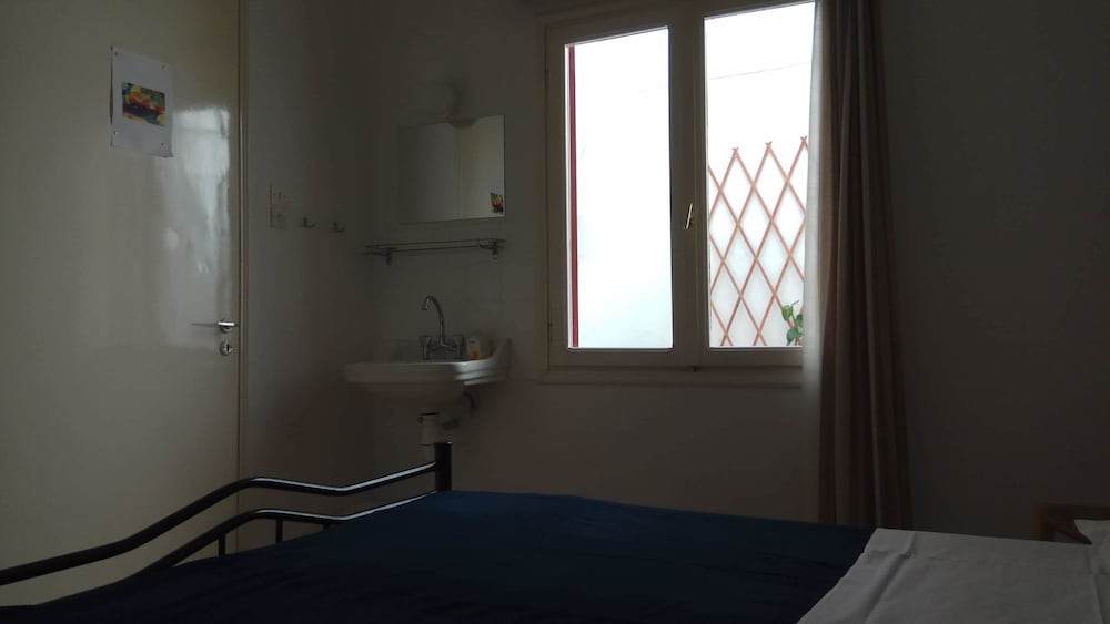 Economy Triple Room (5) photo 1