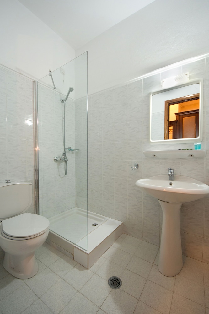 Superior Double or Twin Room - Photo 2