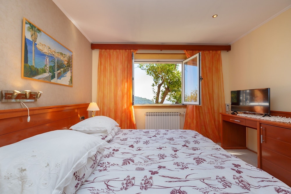 Apartment (Ploče Apartments - One Bedroom Apart)
