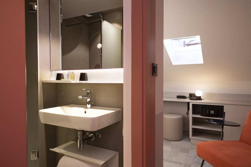 Executive Double Room - Photo 13
