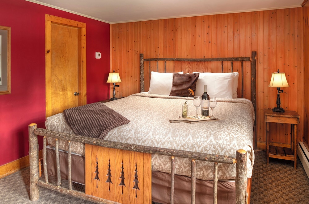 Premium King with Sleeper Sofa photo 1