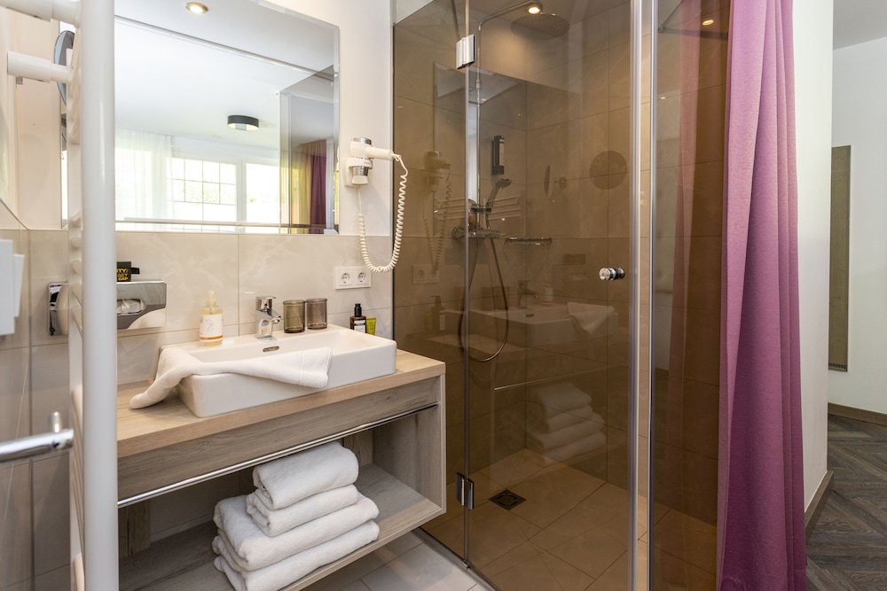 Deluxe Double Room, Garden View (6) - Photo 4