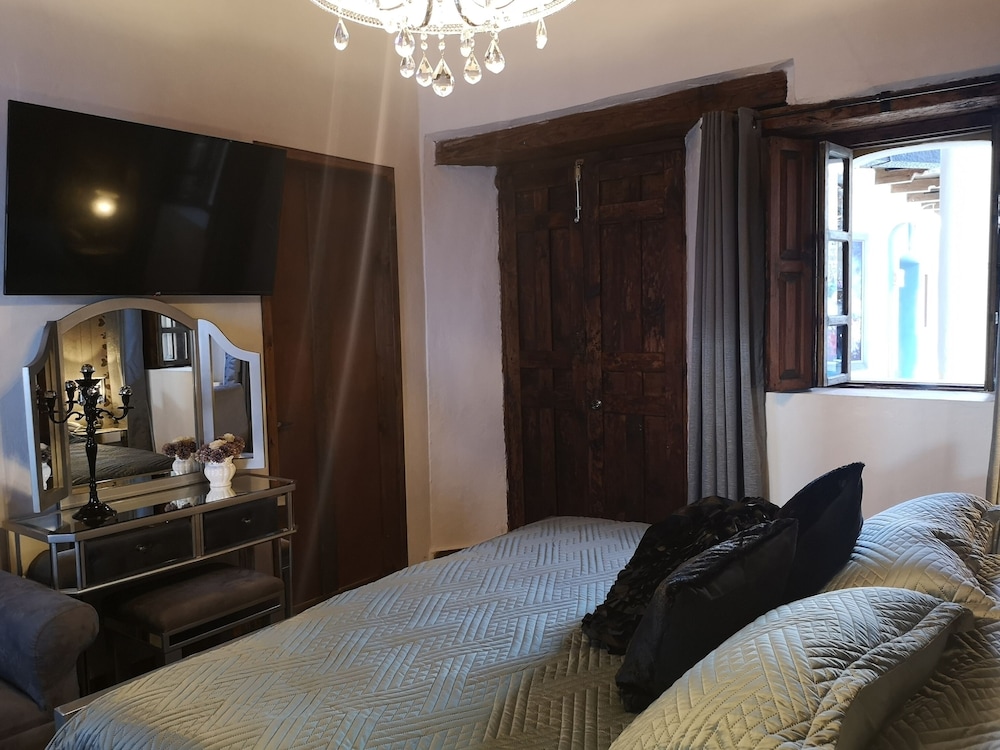 Deluxe Suite photo 3