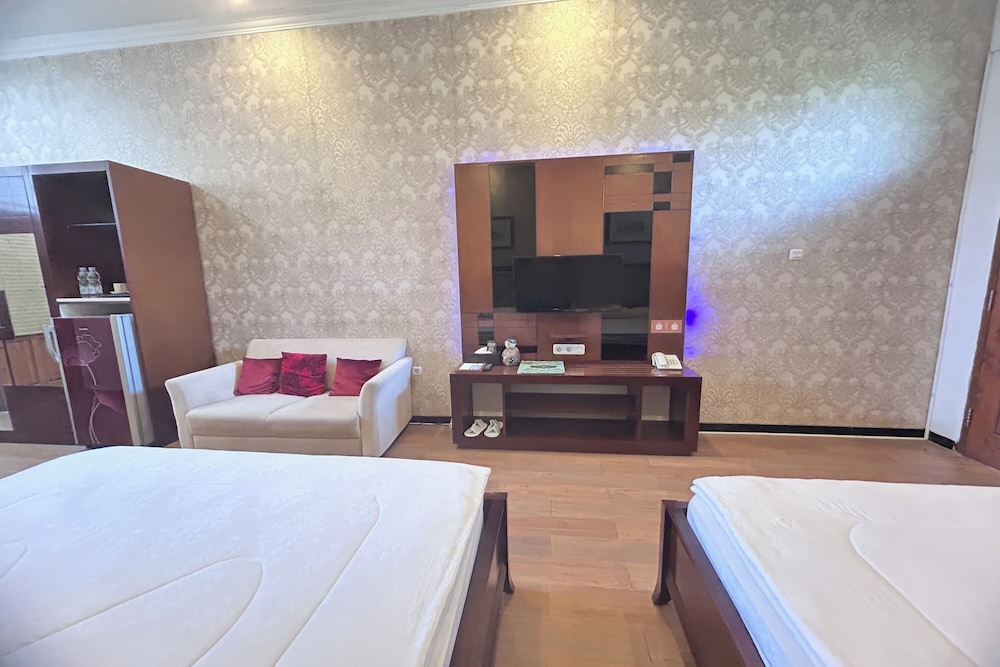 Double Room with Balcony - Photo 5