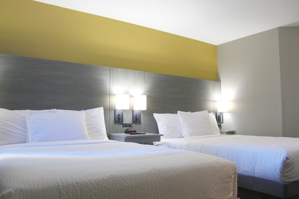 Room, Multiple Beds, Non Smoking (Efficiency) photo 2