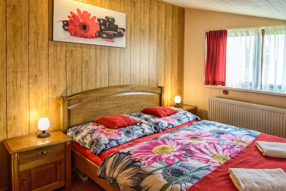 Room (Gerbera) photo 3