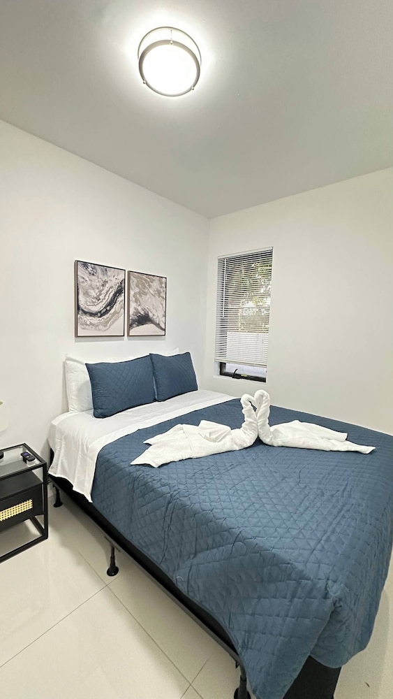 Basic Apartment photo 2