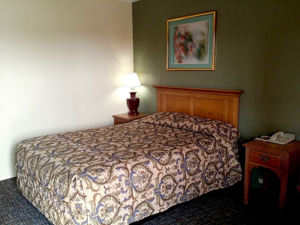 Room, 1 Queen Bed, Smoking photo 3
