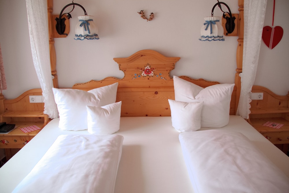Deluxe Double Room, 1 Queen Bed - Photo 9