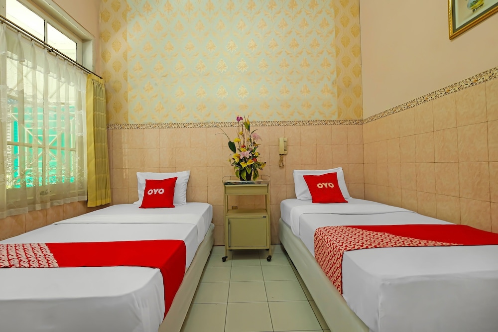 Standard Twin Room - Photo 4
