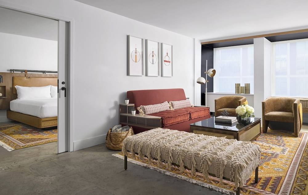 Suite, 1 Bedroom, Courtyard View - Photo 1