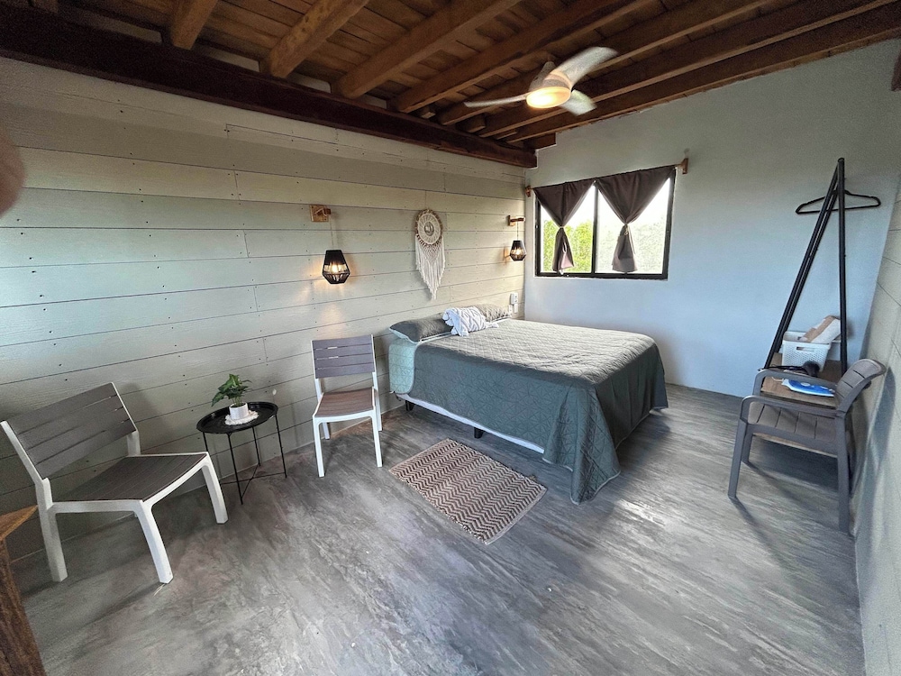 Deluxe Double Room, 1 Queen Bed, Non Smoking, Private Bathroom photo 3