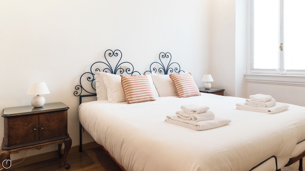 Apartment (2 Bedrooms)