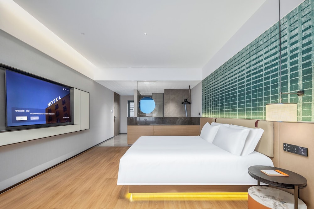 Comfort Twin Room, City View