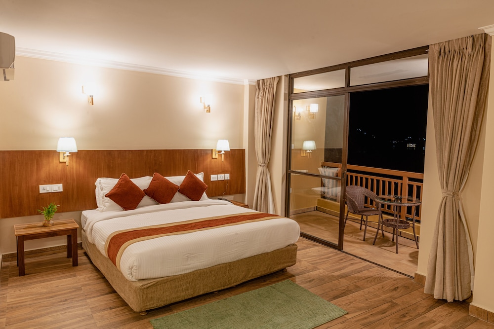 Deluxe Double or Twin Room, Lake View - Photo 1