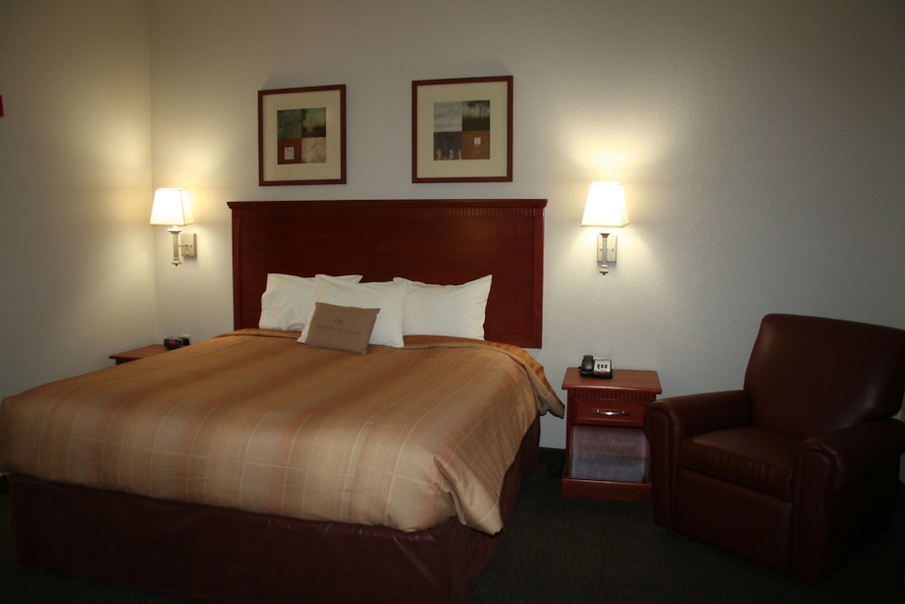 Room, 2 Queen Beds, Accessible, Non Smoking (Comm, Roll Shwr) - Photo 1