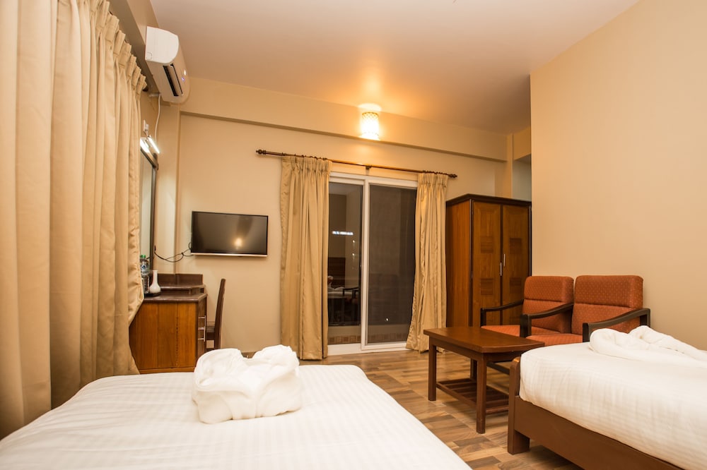 Club Room, 1 Bedroom, Mountain View