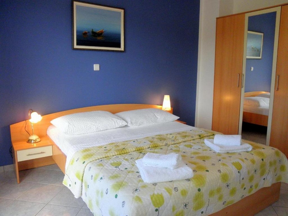 Apartment (One Bedroom Apartment With Balcony)