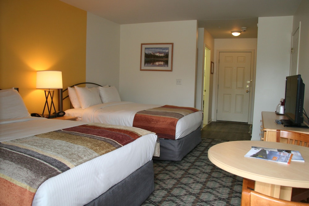 Standard Room, 2 Queen Beds photo 3