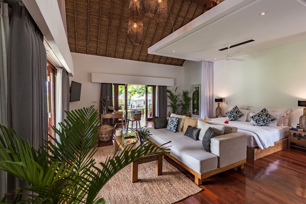Oceanside Garden View Villa photo 2