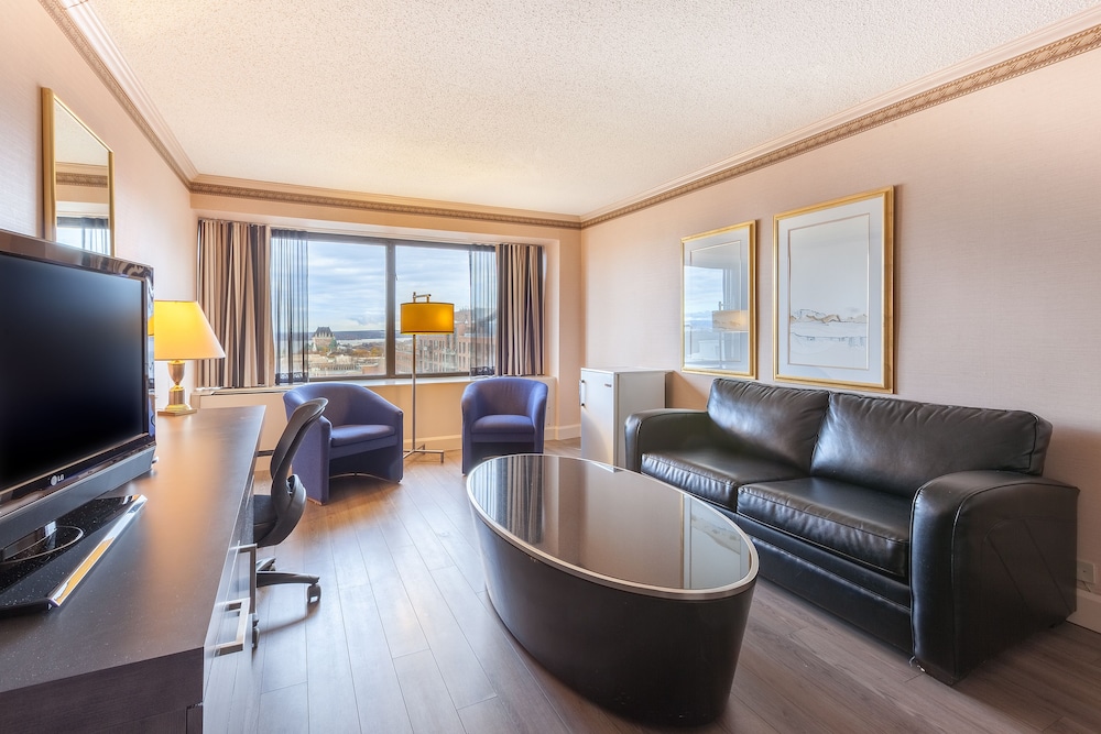 Junior Suite, 1 King Bed - Photo 2