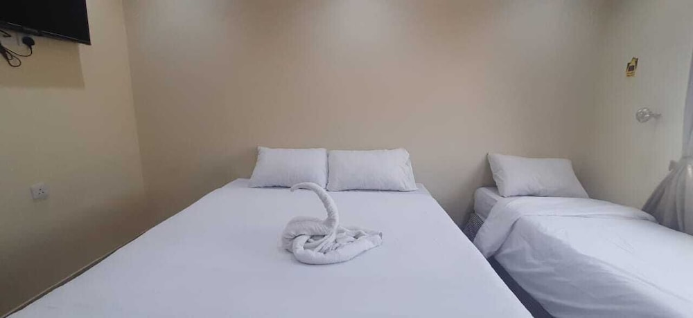 Economy Triple Room