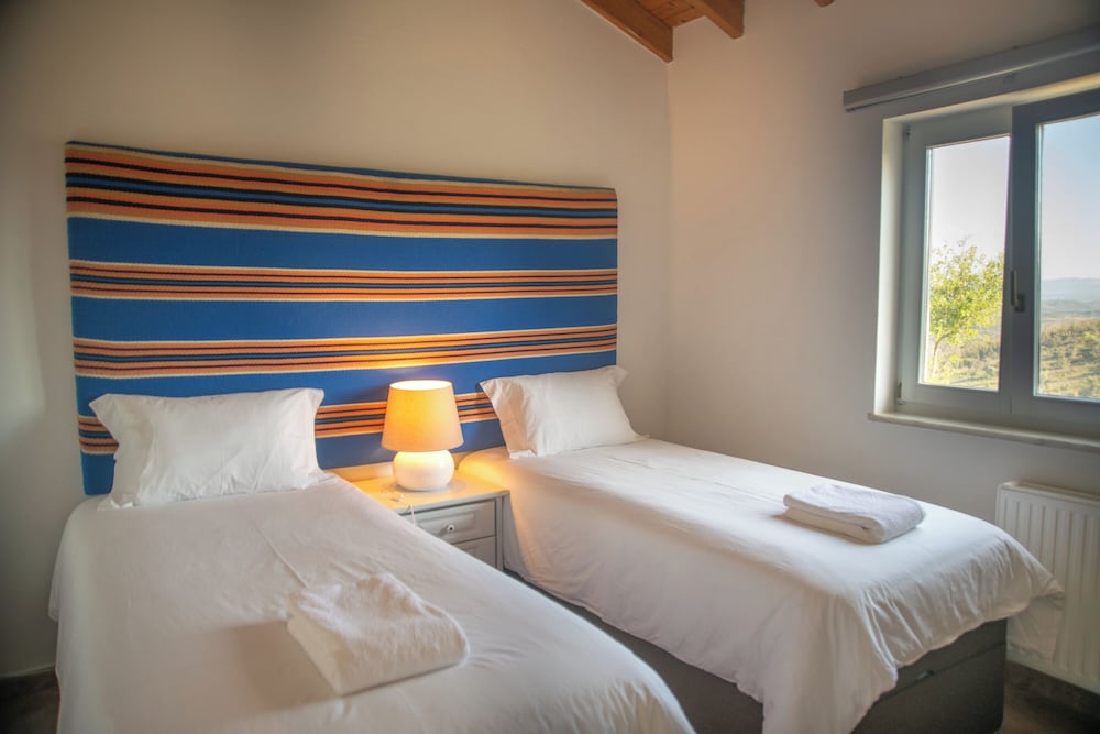 Superior Apartment, 2 Bedrooms, Mountain View