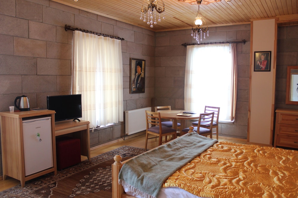 Standard Triple Room - Photo 4
