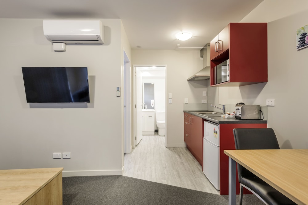 Superior Room, 1 Bedroom thumbnail 5