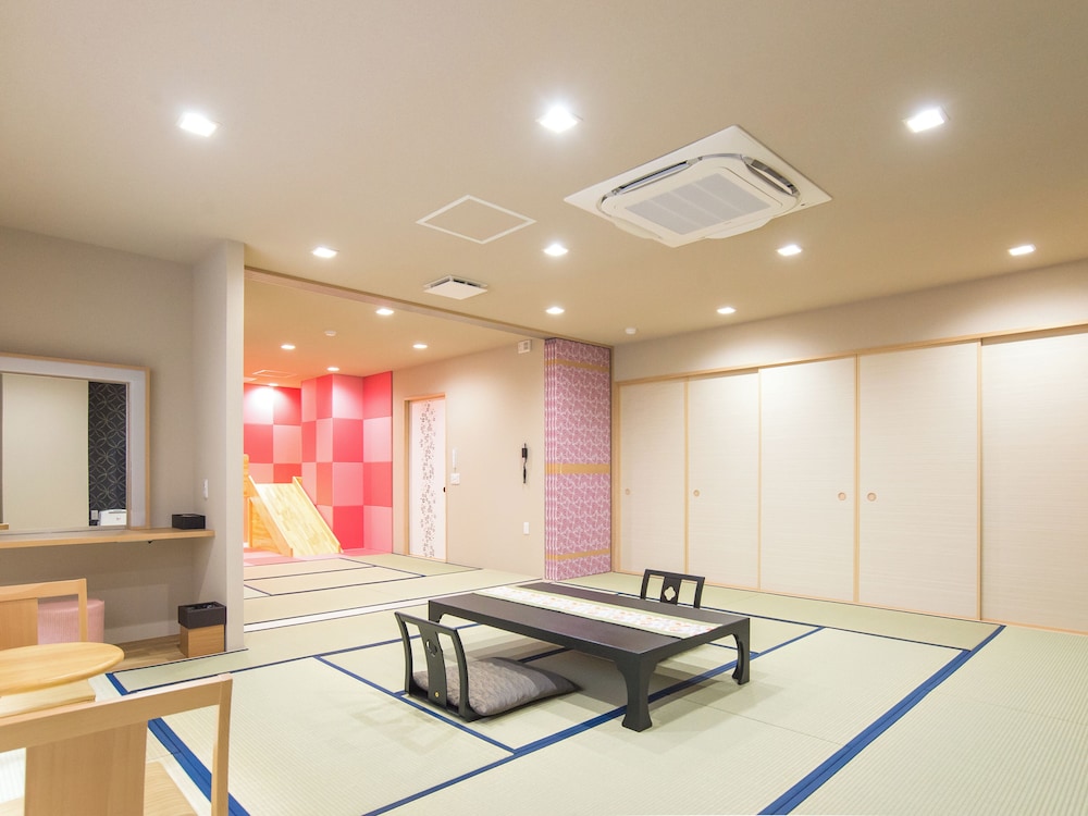 Hana Japanese Style Family Suite Room with Open-Air Golden Hot Springs photo 2