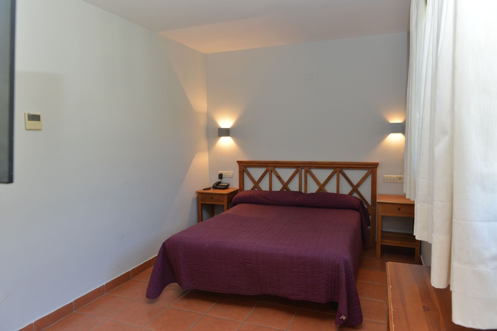 Standard Double or Twin Room photo 3