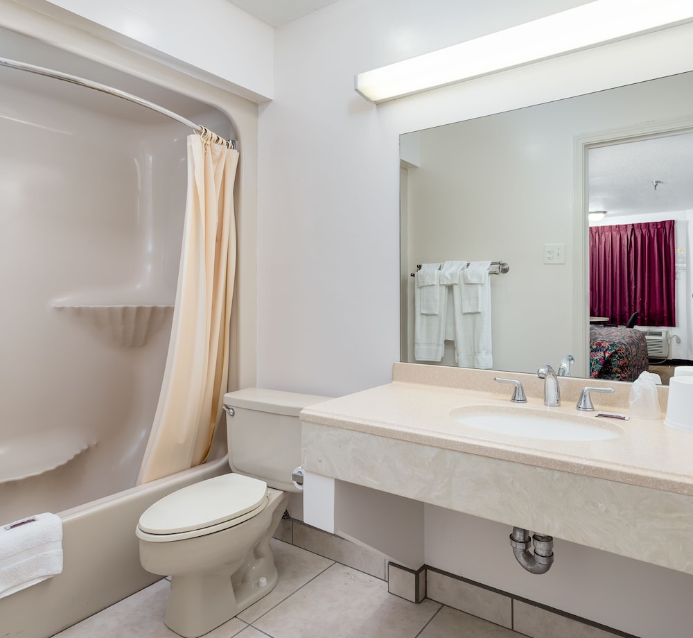 Superior Room, 2 Double Beds, Non Smoking, Refrigerator & Microwave photo 3