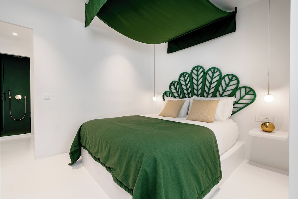 Standard Double Room - Photo 12