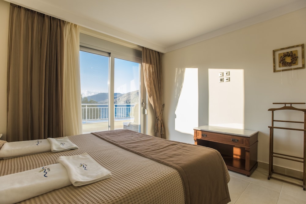 2 Bedroom 2 Bathroom Residence with Sea View photo 1