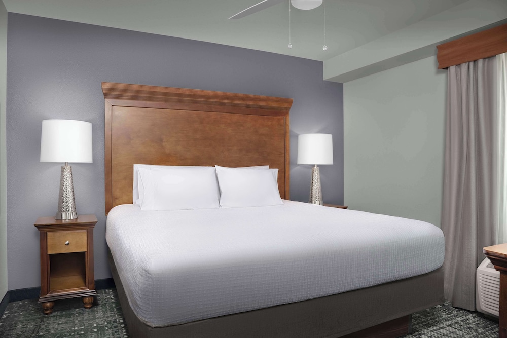 Deluxe Studio, 1 King Bed, Accessible, Non Smoking (Hearing) - Photo 4